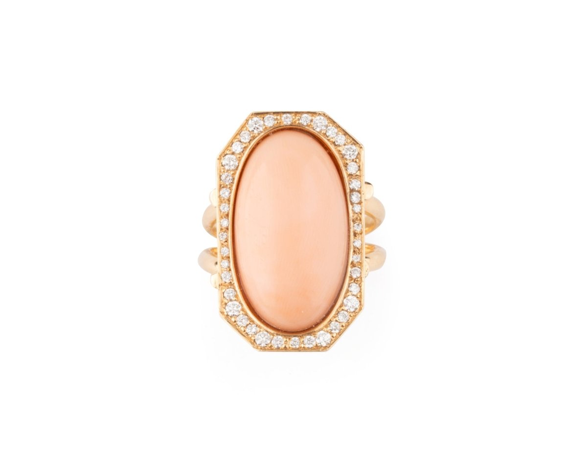 Bague en or jaune, corail et diamants - Castafiore