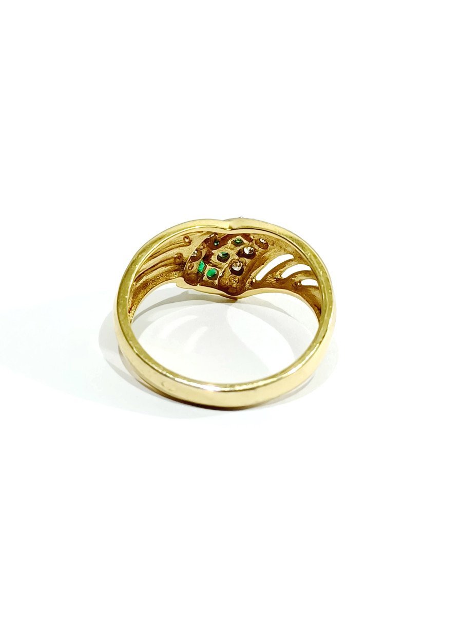 Bague En Or Jaune, Diamants Et émeraudes - Castafiore