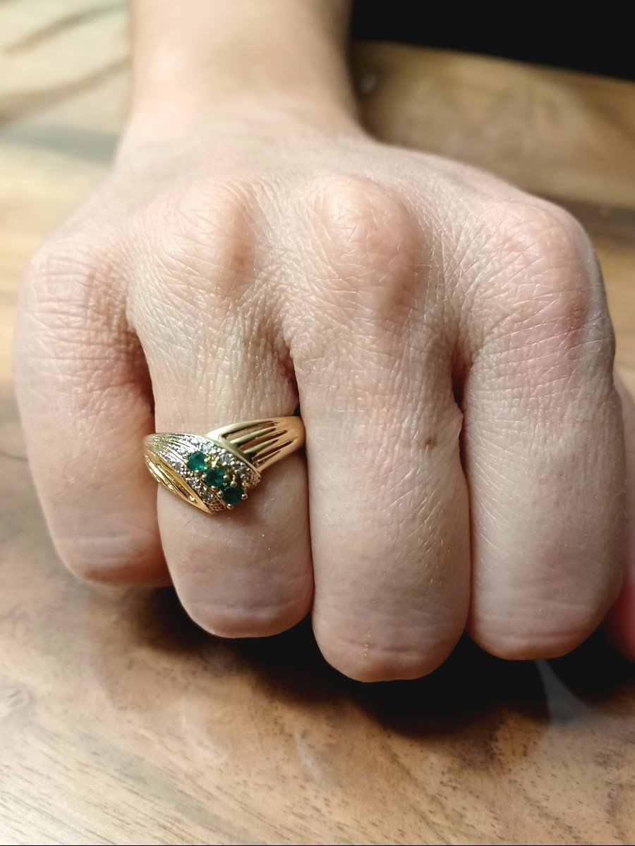 Bague En Or Jaune, Diamants Et émeraudes - Castafiore