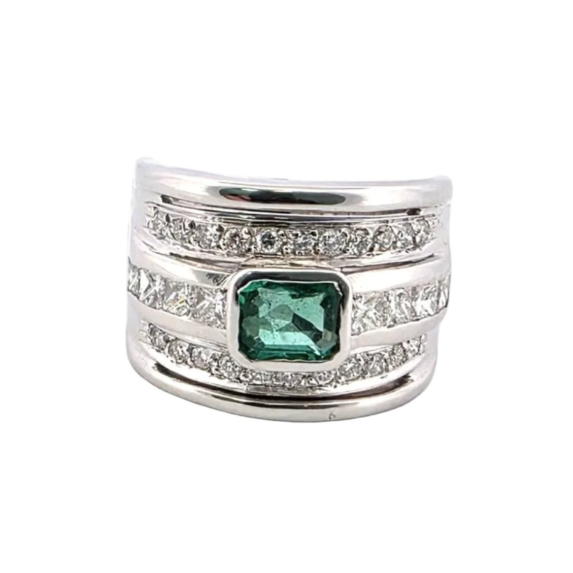 Bague en or jaune, émeraude diamants - Castafiore