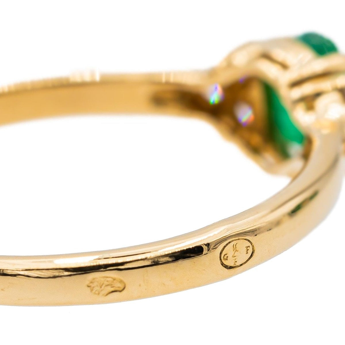 Bague en or jaune, émeraude, et diamant - Castafiore