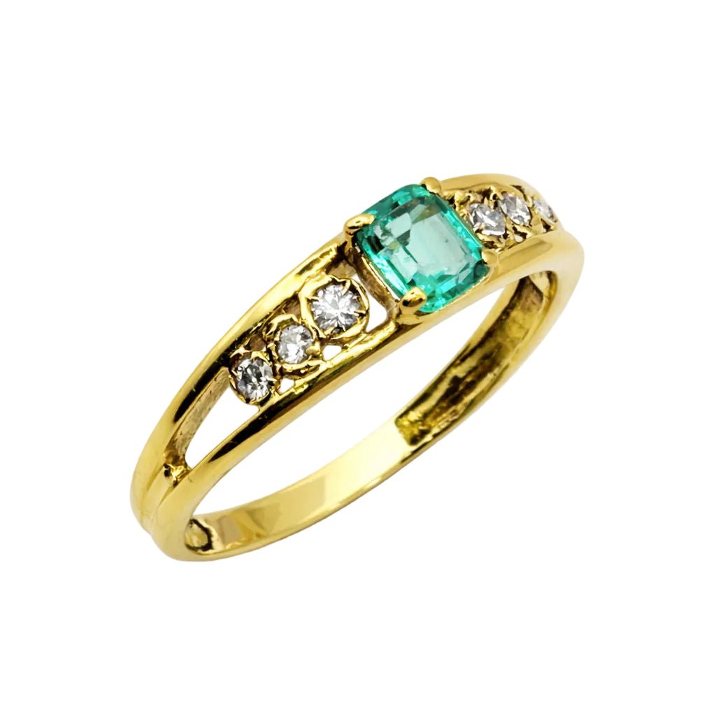 Bague en or jaune, émeraude, et diamants - Castafiore