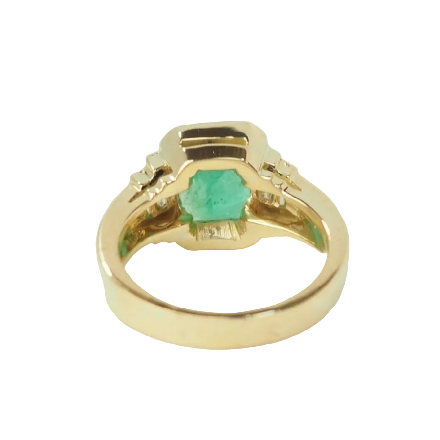 Bague en or jaune, émeraude et diamants - Castafiore