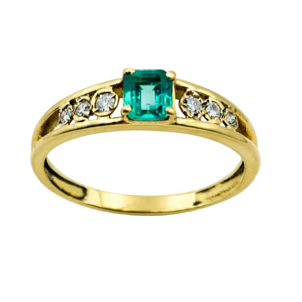 Bague en or jaune, émeraude, et diamants - Castafiore