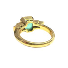 Bague en or jaune, émeraude et diamants - Castafiore