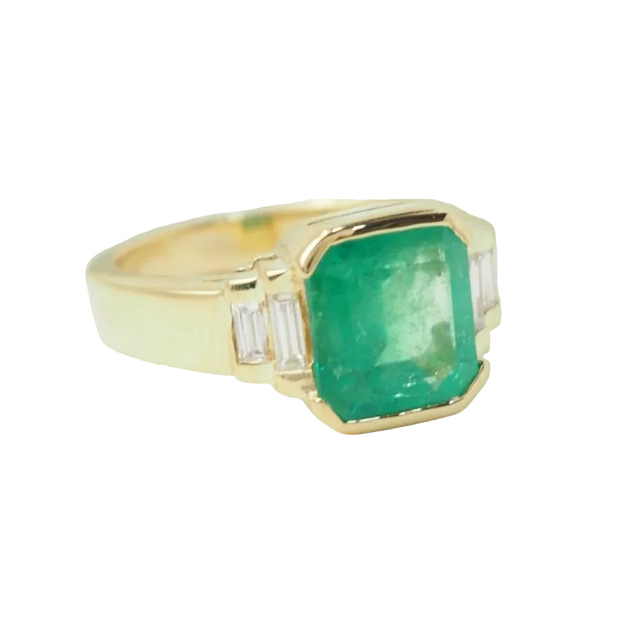 Bague en or jaune, émeraude et diamants - Castafiore