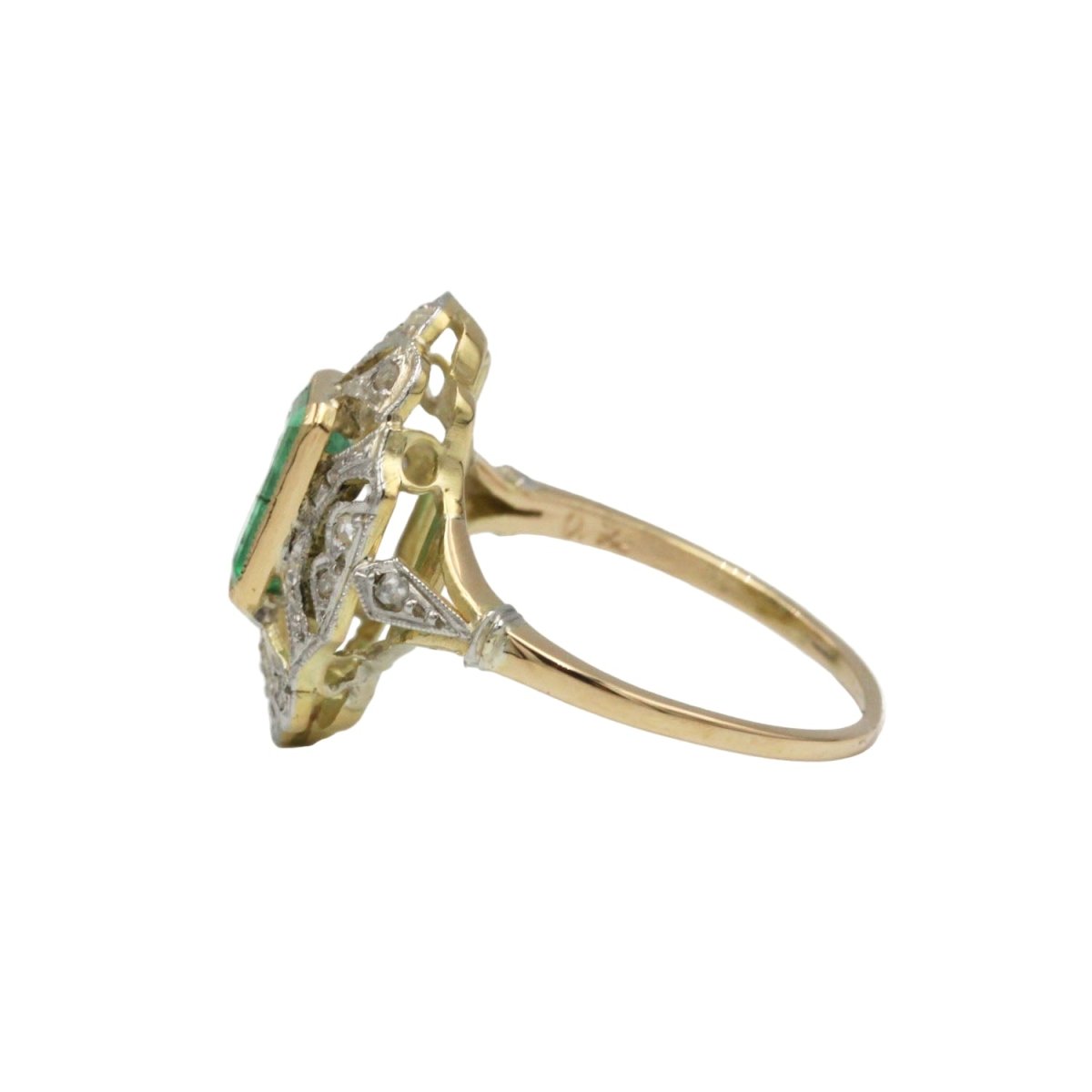 Bague en or jaune, émeraude et diamants - Castafiore