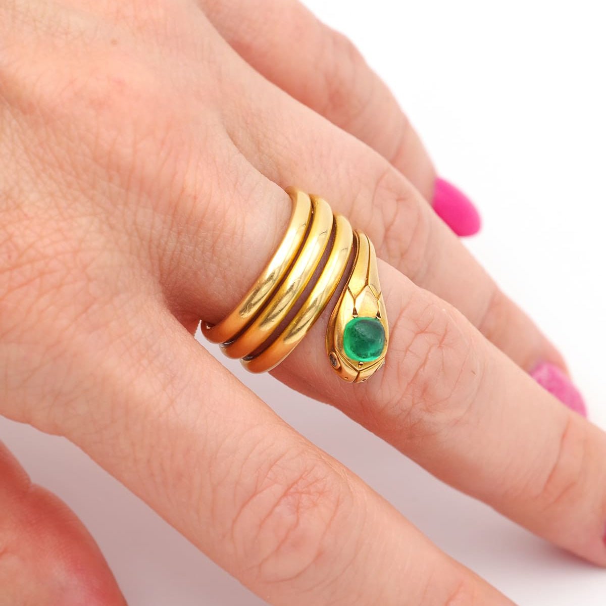 Bague en or jaune, émeraude et diamants - Castafiore