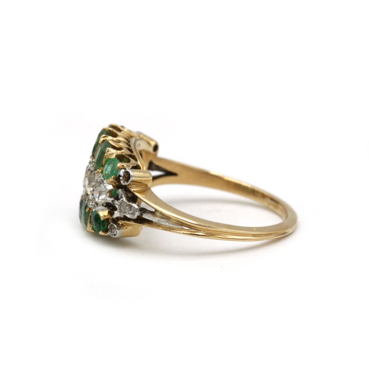 Bague en or jaune, émeraudes et diamants - Castafiore