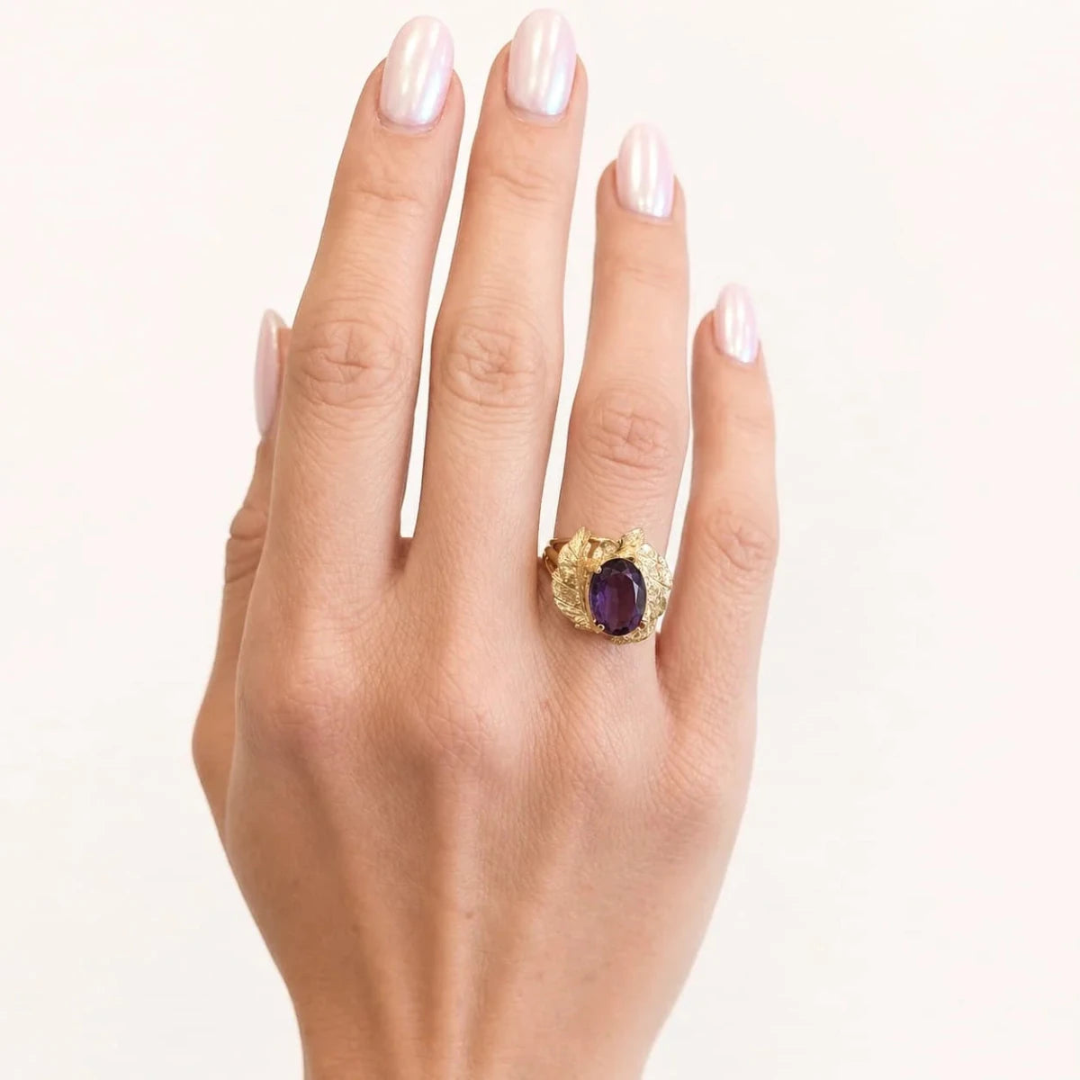 Bague en or jaune et améthyste - Castafiore