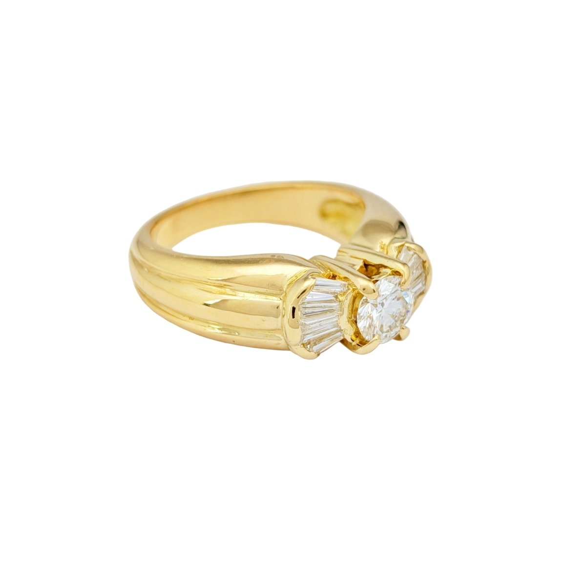 Bague en or jaune et diamants - Castafiore