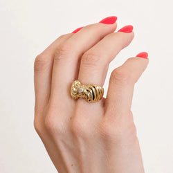 Bague en or jaune et diamants - Castafiore