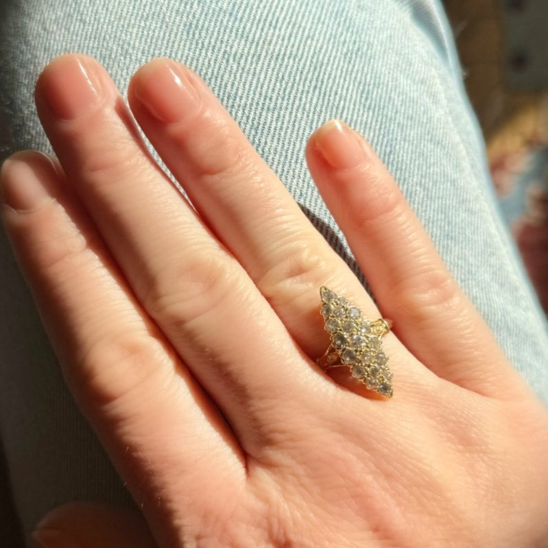 Bague en or jaune et diamants - Castafiore