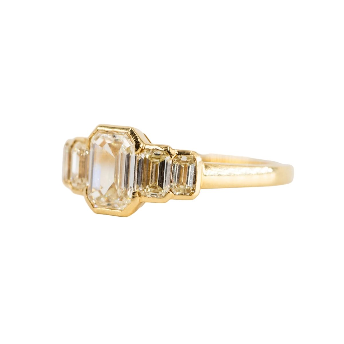 Bague en or jaune et diamants - Castafiore
