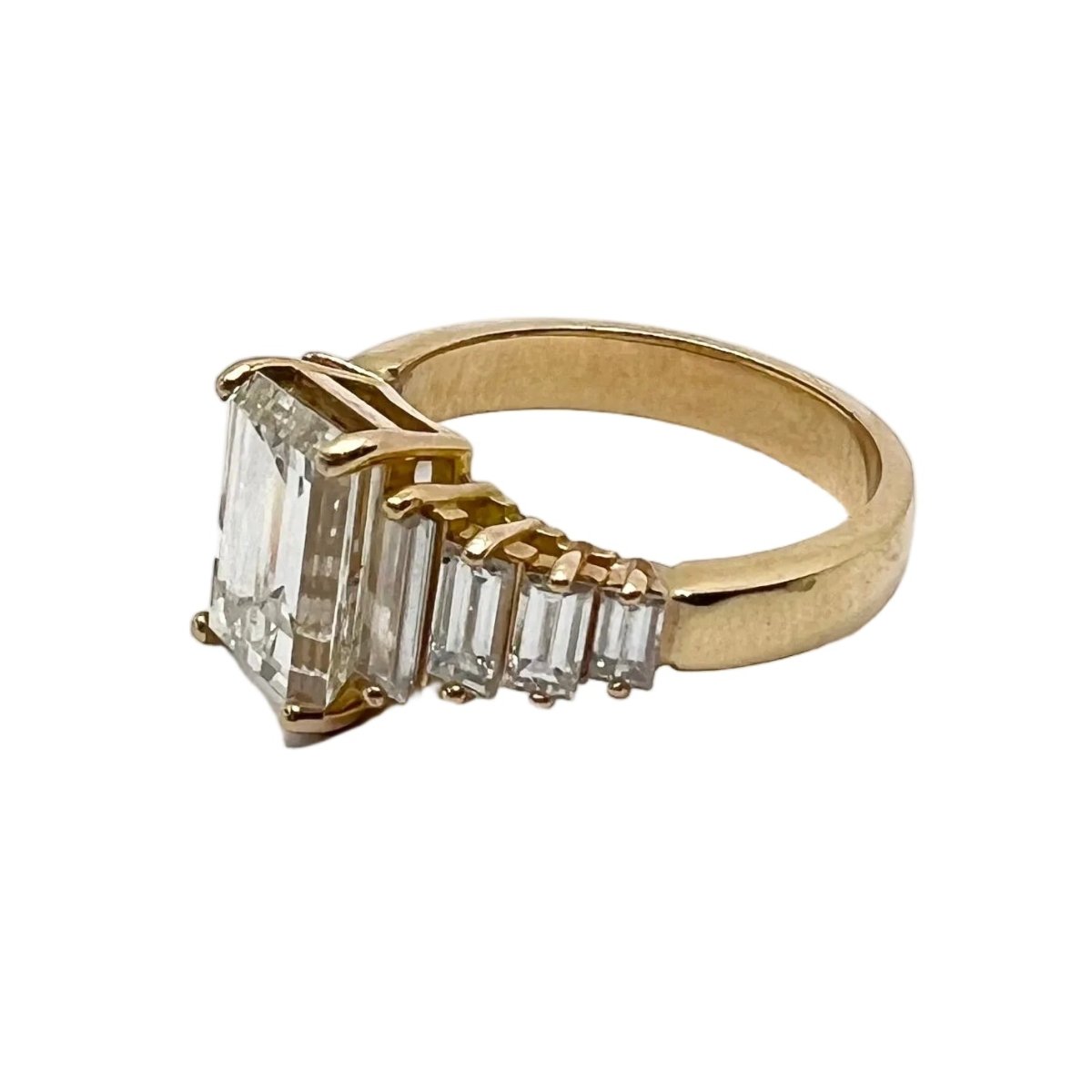 Bague en or jaune et diamants - Castafiore