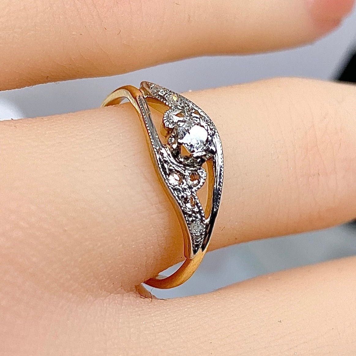 Bague en or jaune et diamants - Castafiore