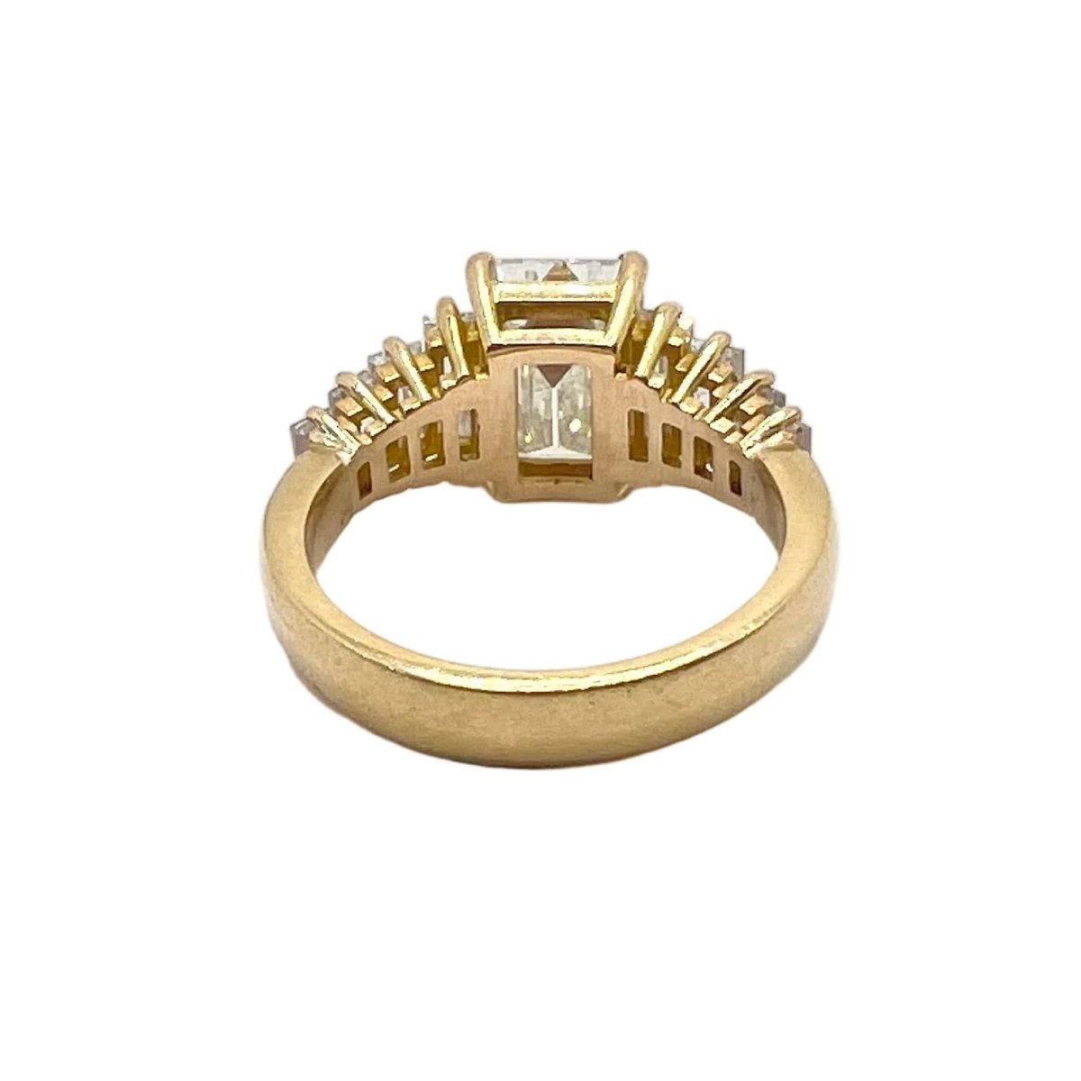 Bague en or jaune et diamants - Castafiore