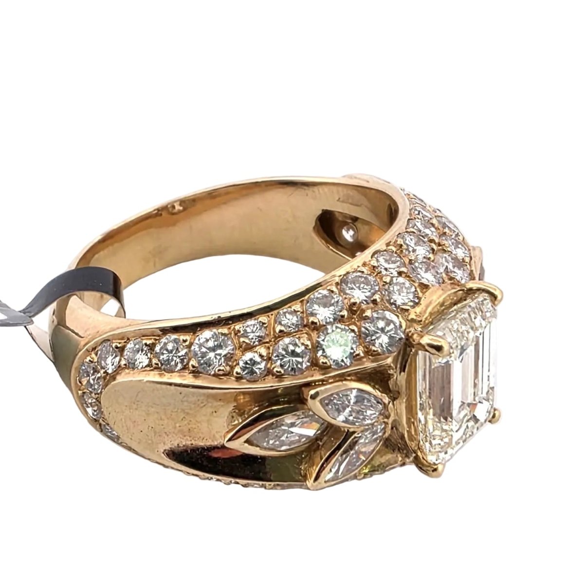Bague en or jaune et diamants - Castafiore