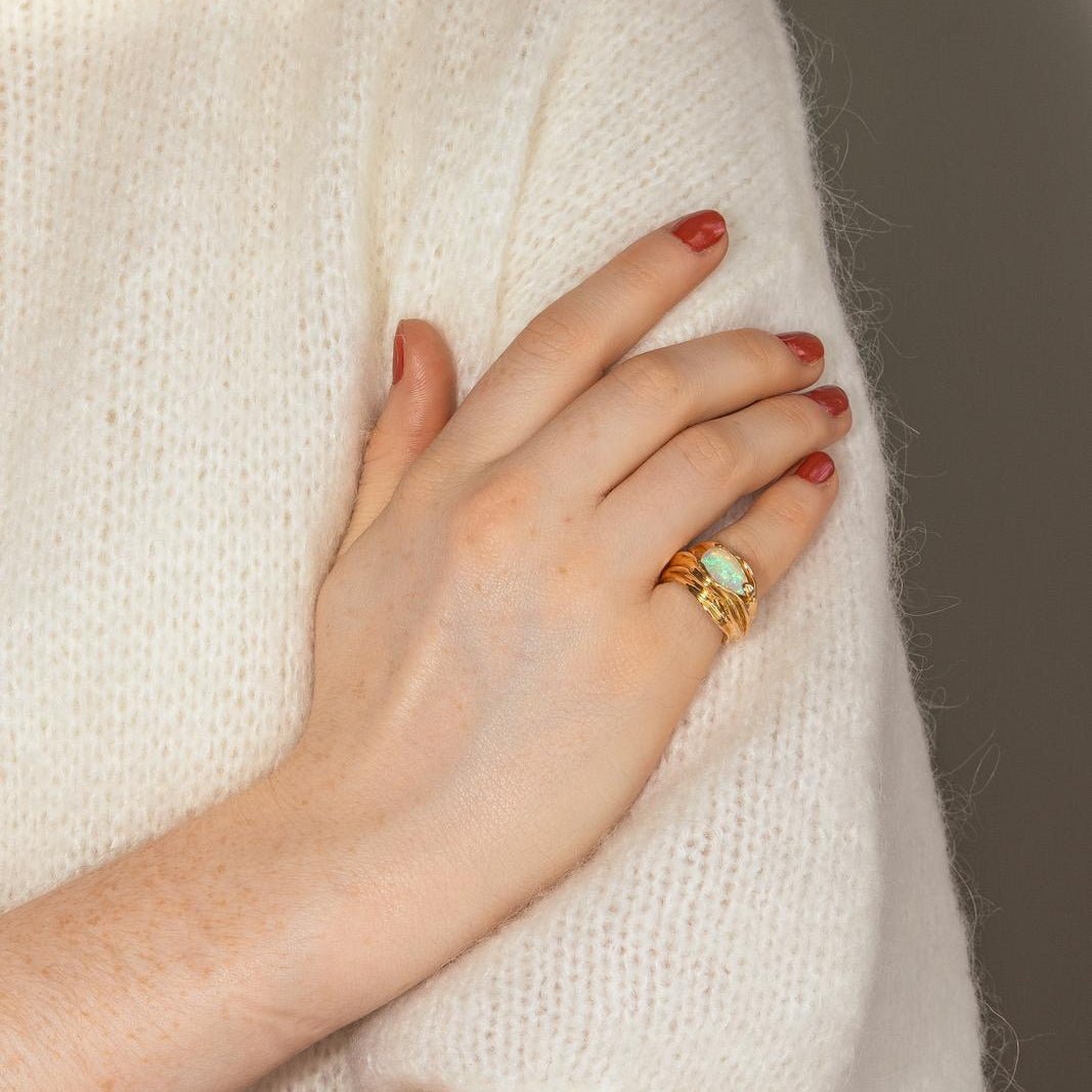 Bague en or jaune et opale - Castafiore