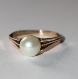 Bague en or jaune et perle de culture - Castafiore