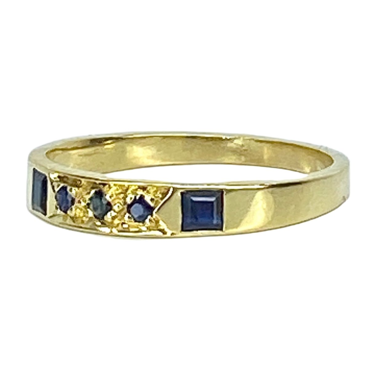 Bague en or jaune et saphirs - Castafiore