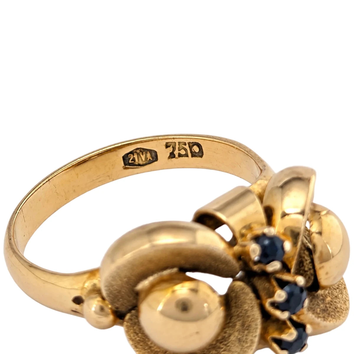 Bague en or jaune et saphirs - Castafiore