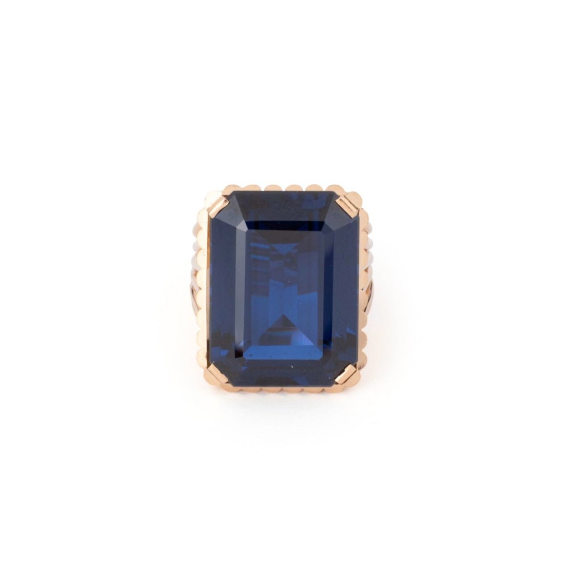 Bague en or jaune et spinelle bleue - Castafiore