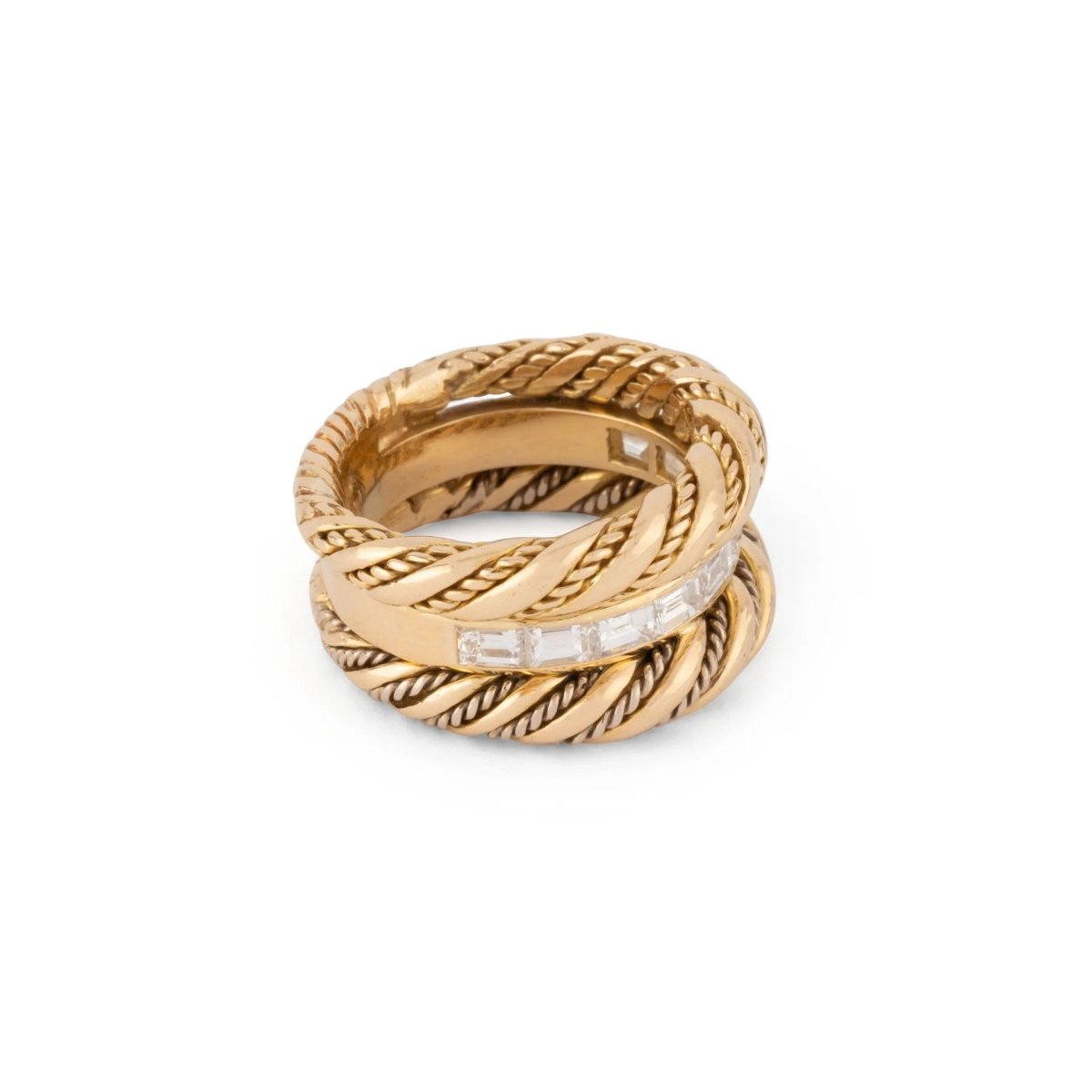 Bague en or jaune godronné sertie de diamant baguette - Castafiore