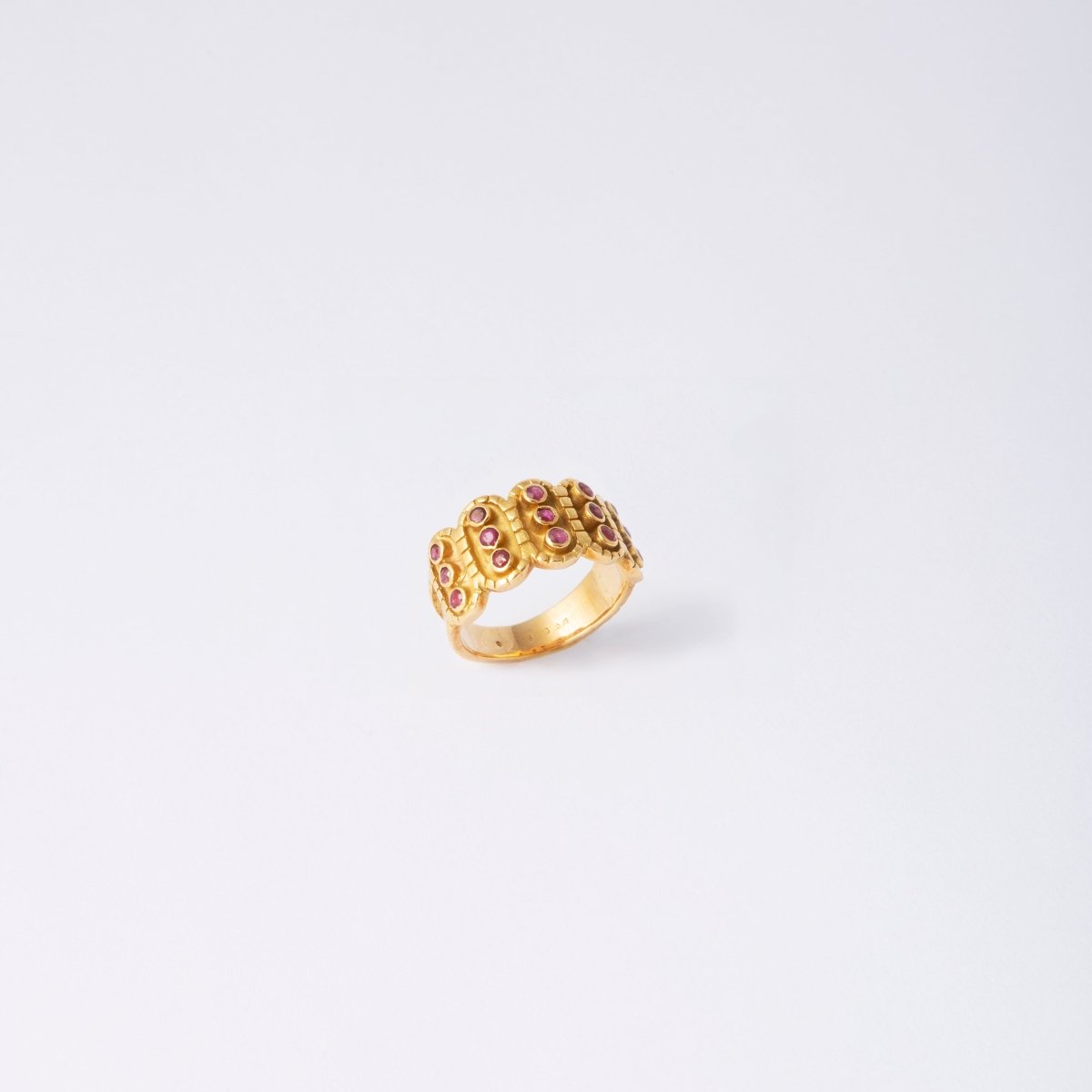 Bague en or jaune martelé - Castafiore
