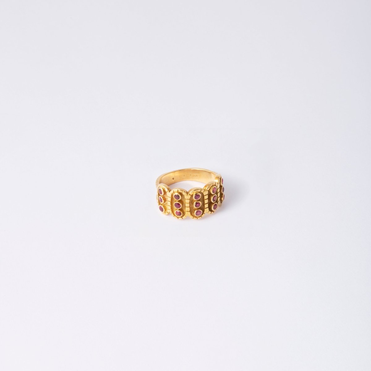 Bague en or jaune martelé - Castafiore