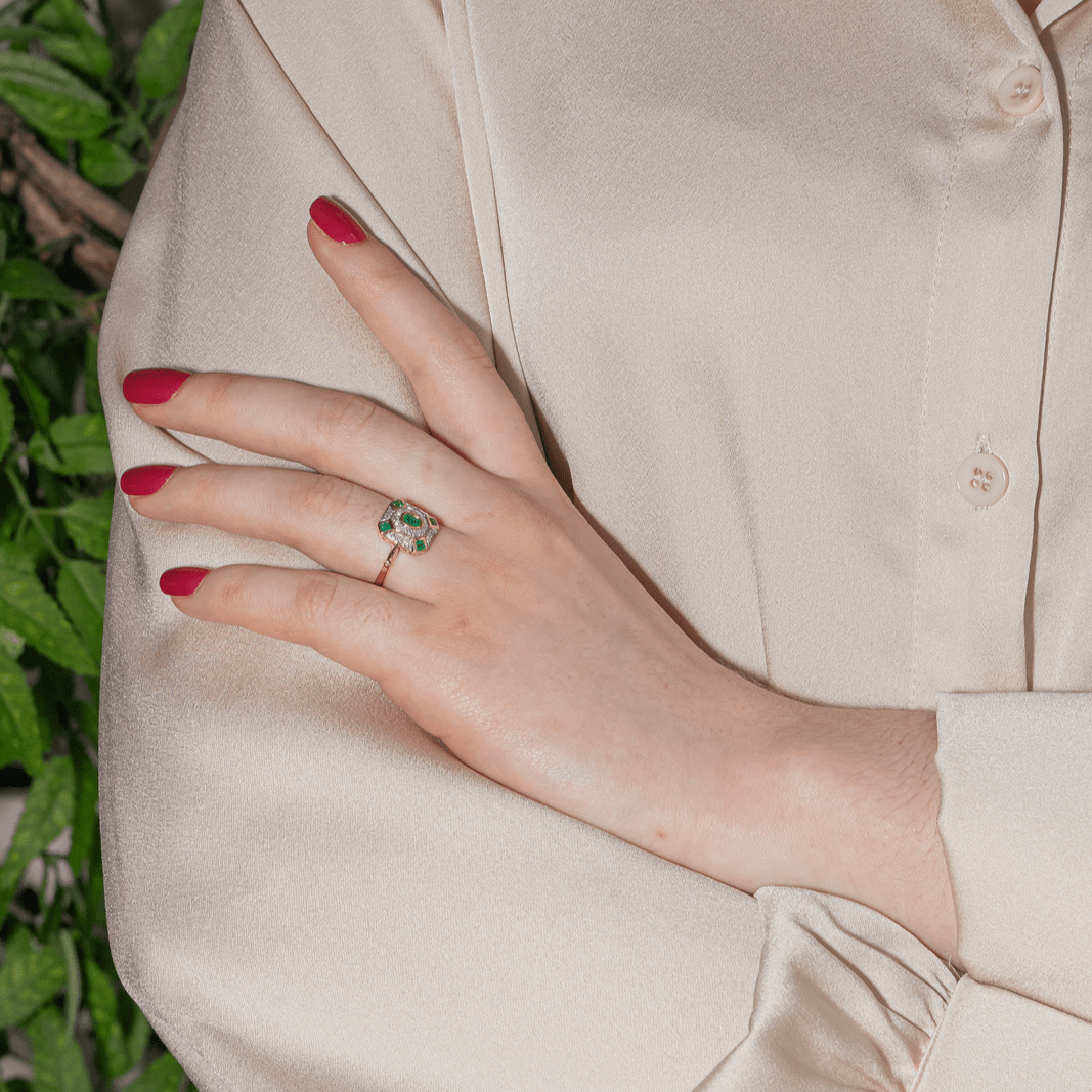 Bague en or jaune, or blanc, émeraudes et diamants - Castafiore