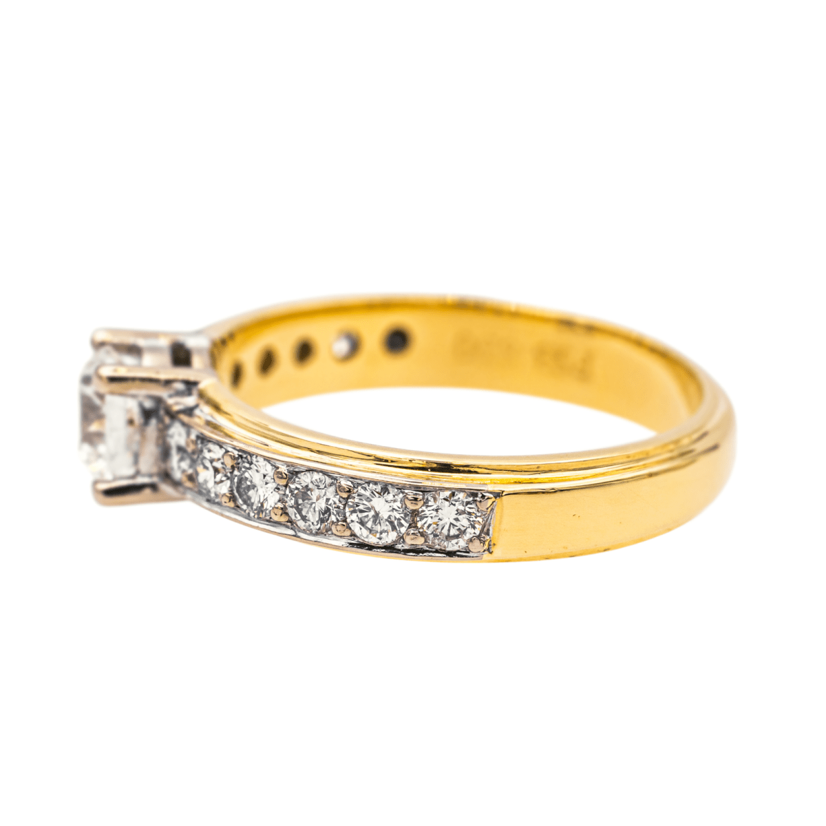 Bague en or jaune, or blanc et diamants - Castafiore
