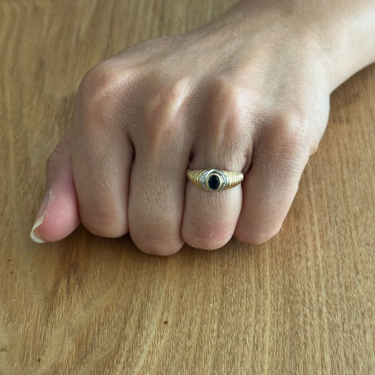 Bague en or jaune, or blanc, saphir, et diamants - Castafiore