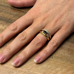 Bague en or jaune, or blanc, saphir et diamants - Castafiore