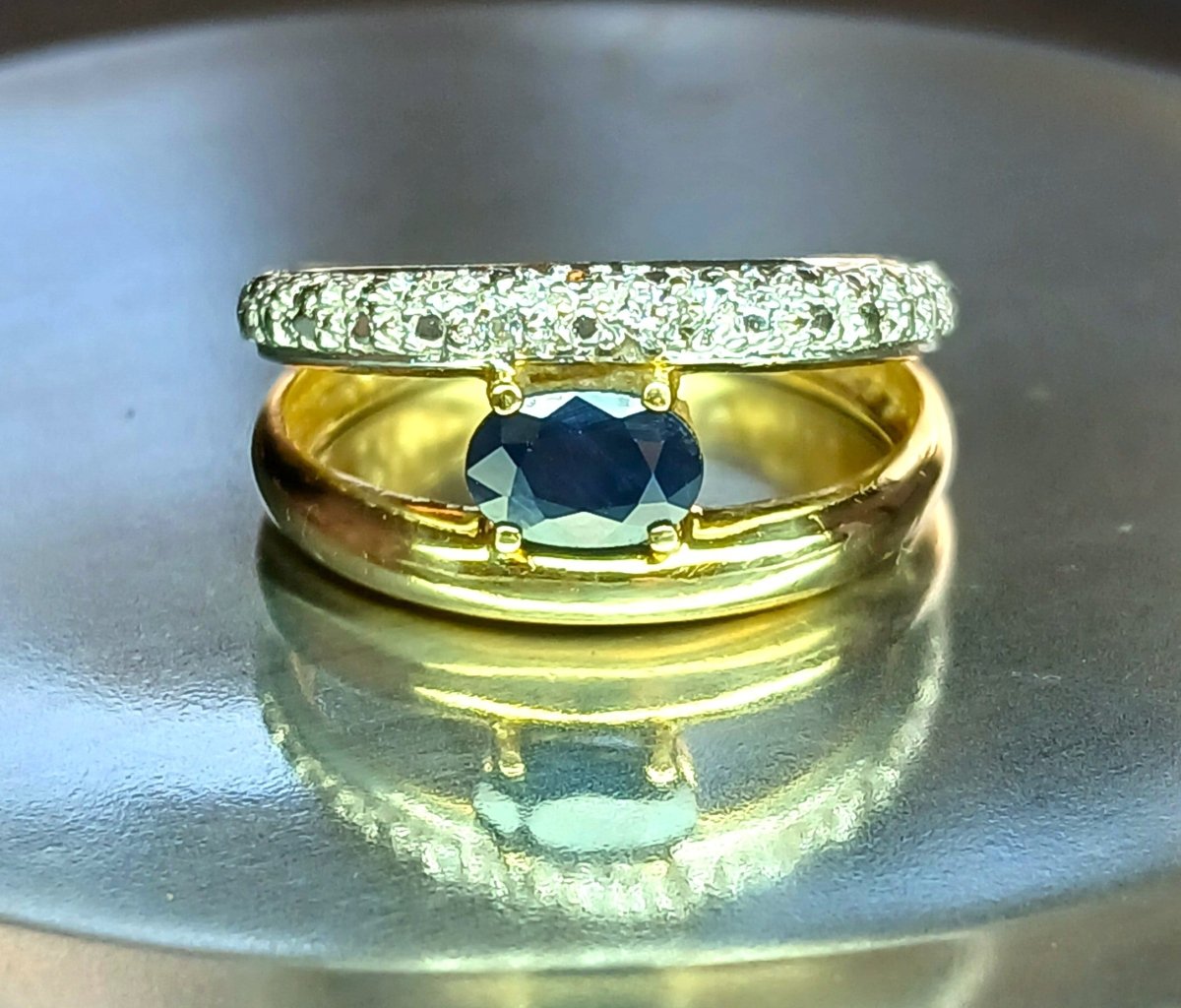 Bague en or jaune, or blanc, saphir, et diamants - Castafiore