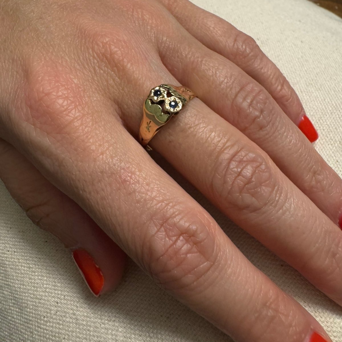 Bague en or jaune, or rose et saphirs - Castafiore