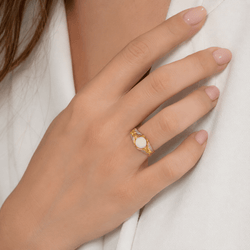 Bague en or jaune, perle et diamants - Castafiore
