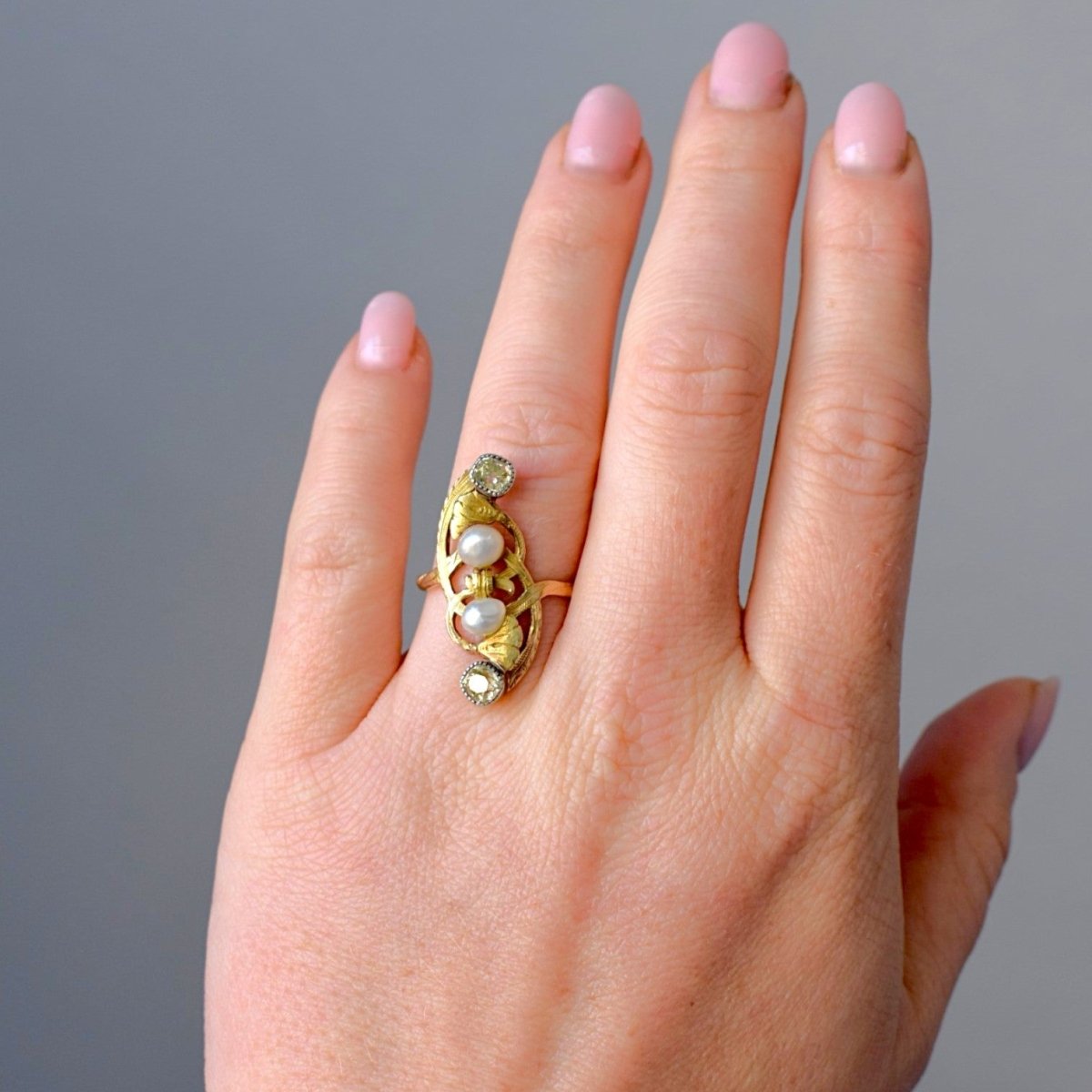 Bague en or jaune, perles et diamants - Castafiore