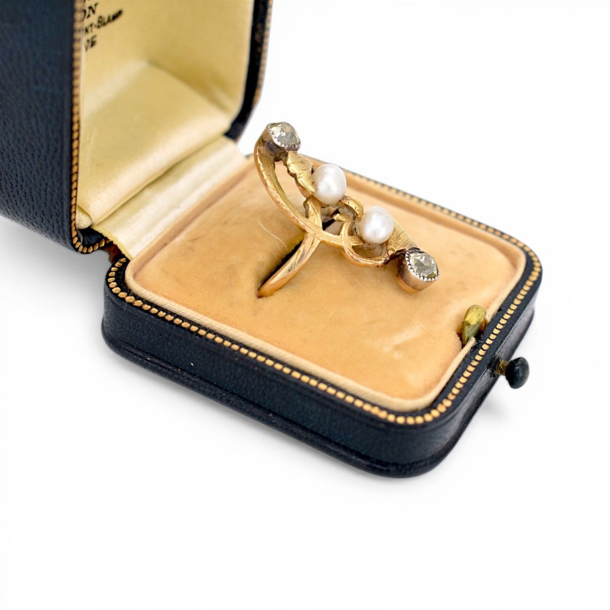 Bague en or jaune, perles et diamants - Castafiore