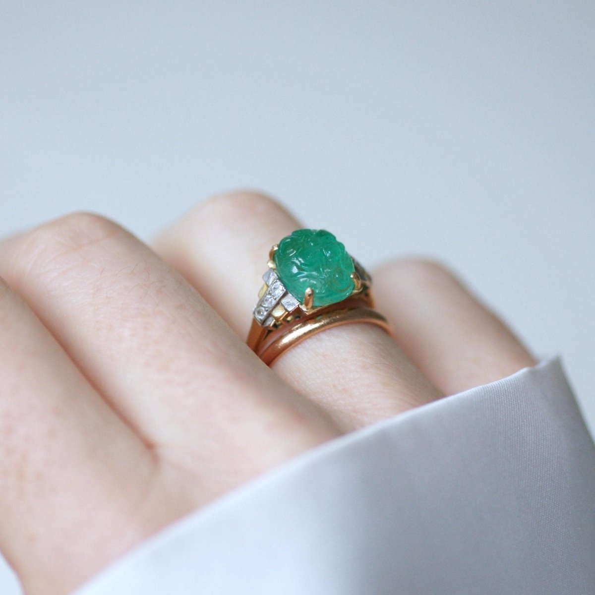 Bague en or jaune, platine, émeraude, et diamants - Castafiore