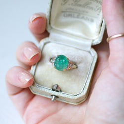 Bague en or jaune, platine, émeraude, et diamants - Castafiore