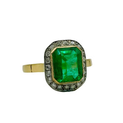 Bague en or jaune, platine, émeraude, et diamants - Castafiore