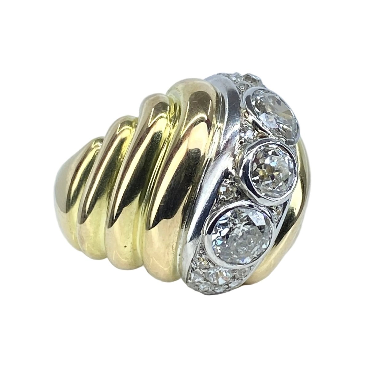 Bague en or jaune, platine et diamants - Castafiore