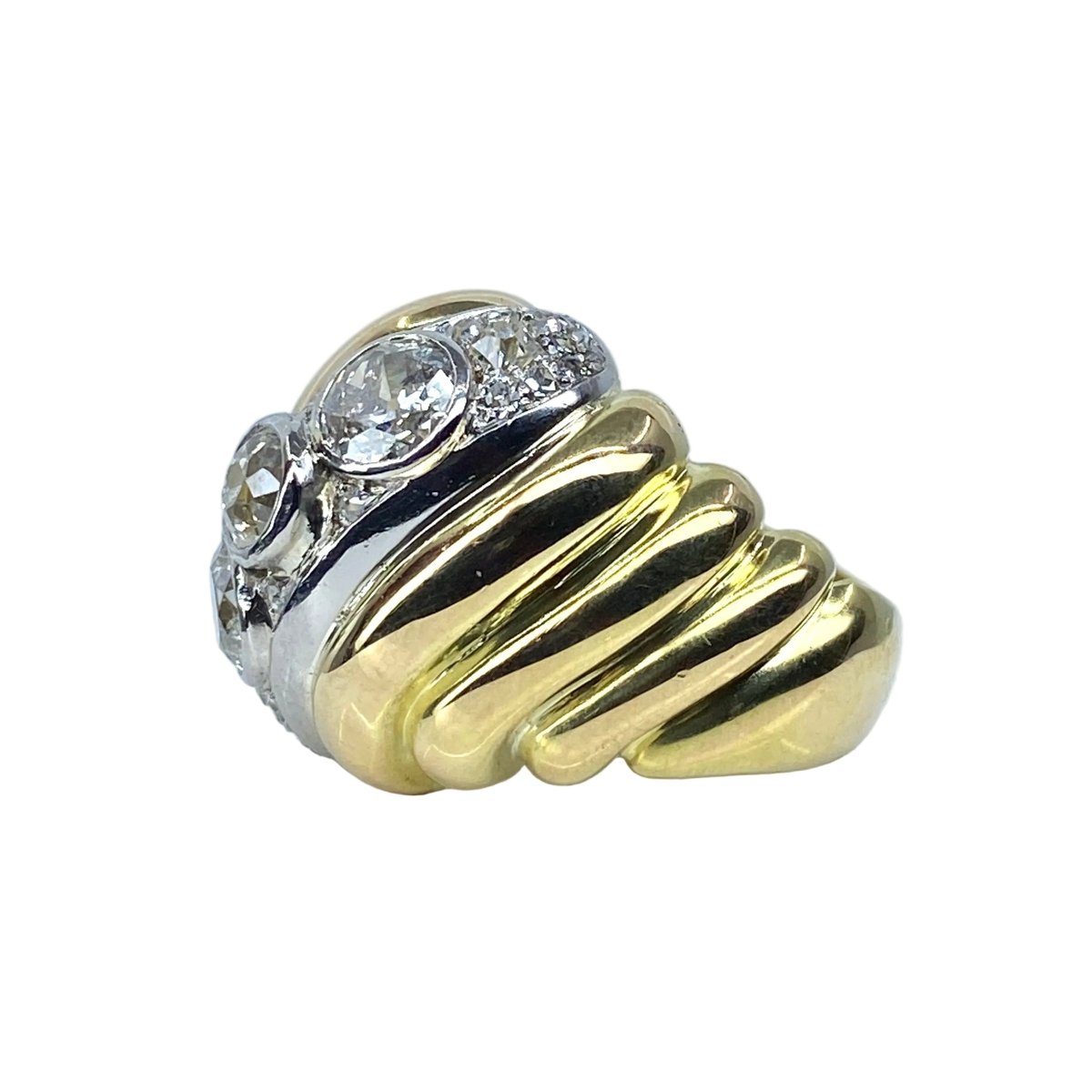 Bague en or jaune, platine et diamants - Castafiore