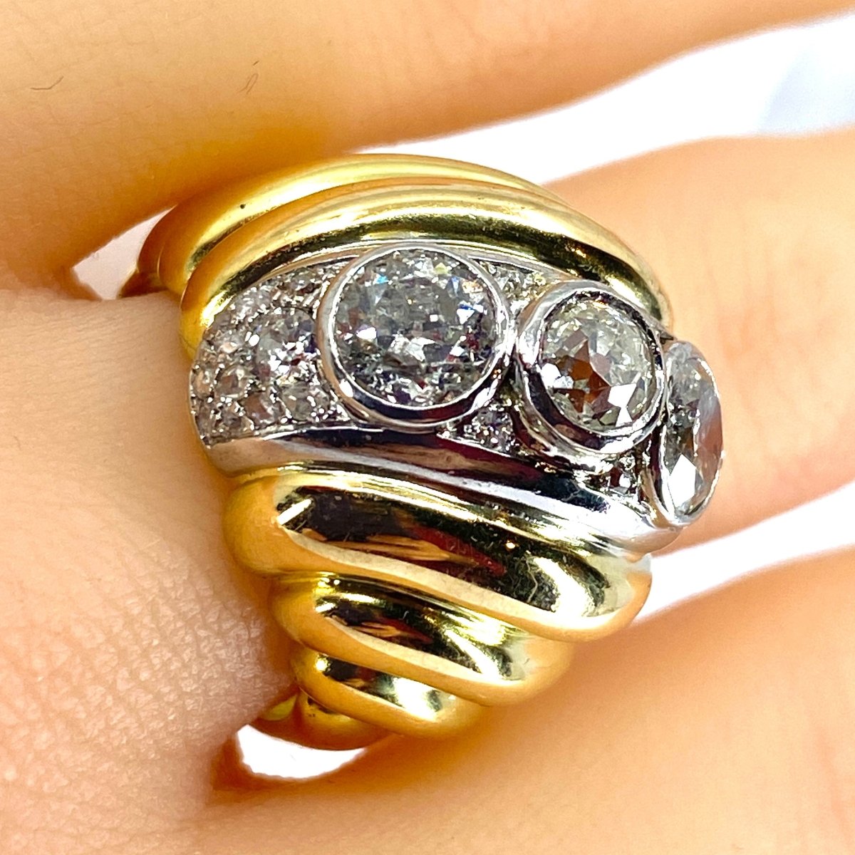 Bague en or jaune, platine et diamants - Castafiore