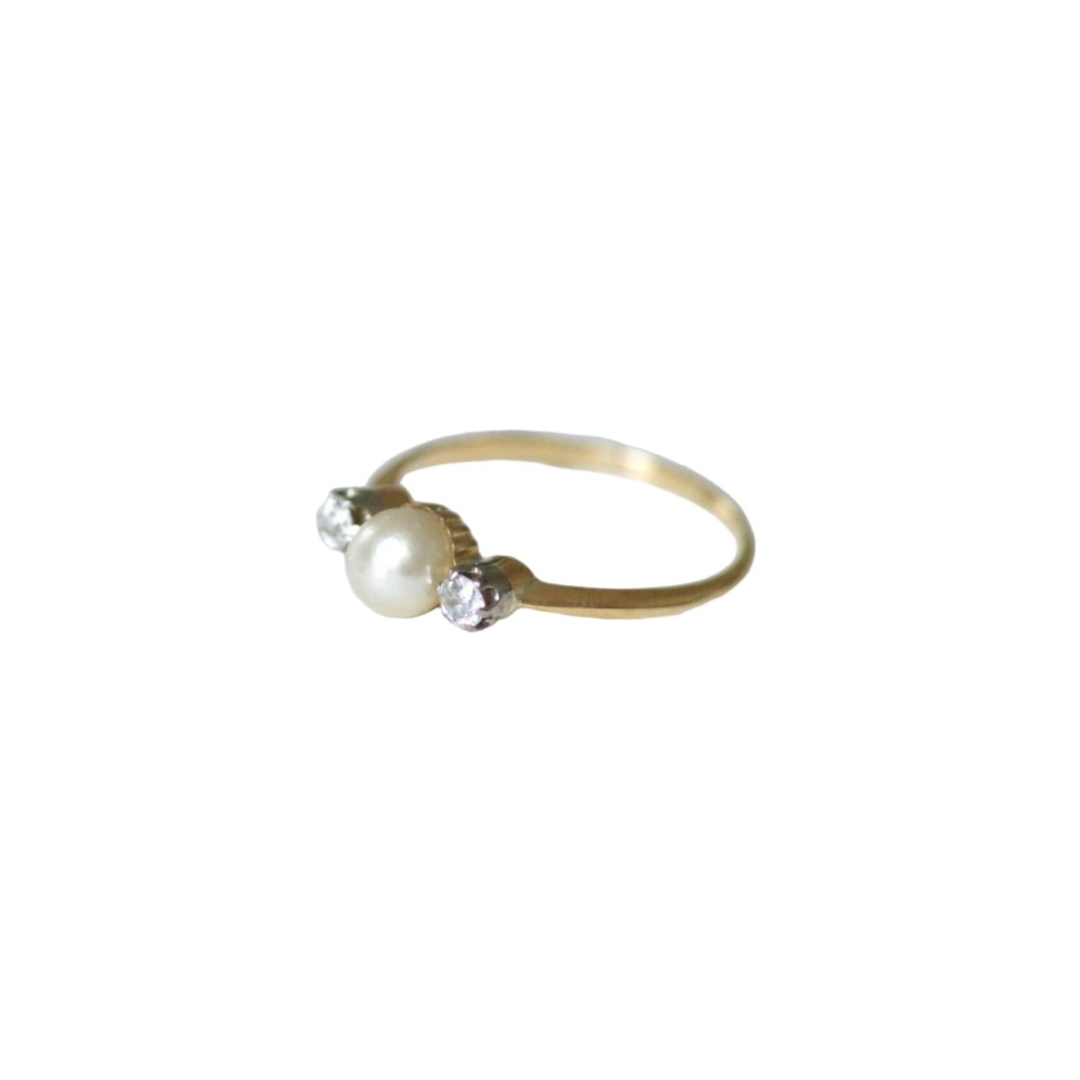 Bague en or jaune, platine, perle, et diamants - Castafiore