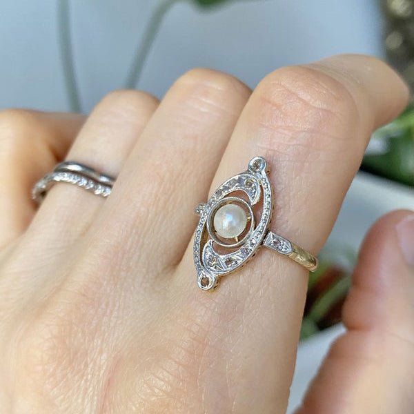 Bague en or jaune, platine, perle et diamants - Castafiore