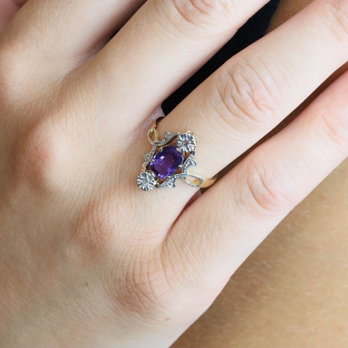 Bague en or jaune, platine, saphir et diamants - Castafiore