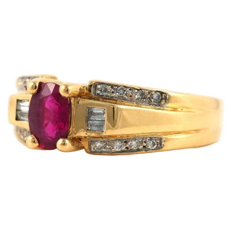 Bague en or jaune, rubis et diamants - Castafiore