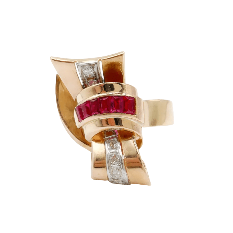Bague en or jaune, rubis et diamants
